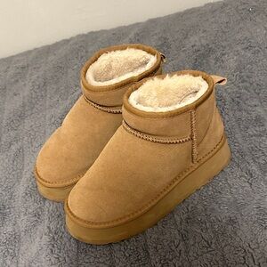 UGG platform
